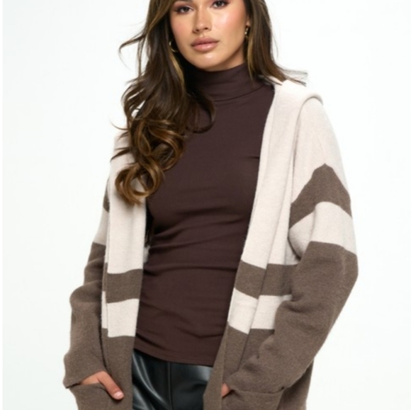 Essential Ribbed Long Sleeve  Turtleneck Top- Brown 🤎 - Picture 3 of 7